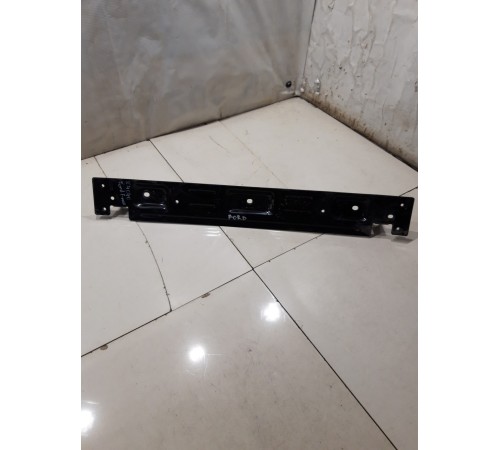 Кронштейн накладки ступеньки переднего бампера