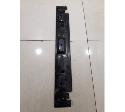 Кронштейн накладки ступеньки переднего бампера