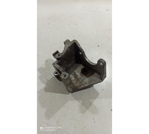 Кронштейн (крепление) кузова