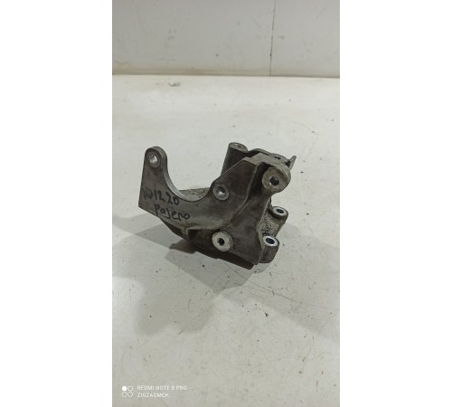 Кронштейн (крепление) кузова