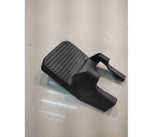 Заглушка крепления сиденья(передняя левая)