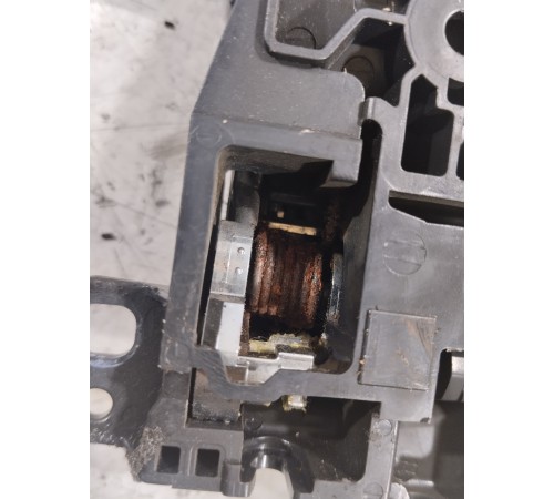 Ручка двери (задняя левая внутренняя)