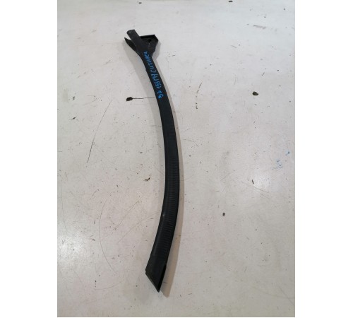 Уплотнитель задний левый