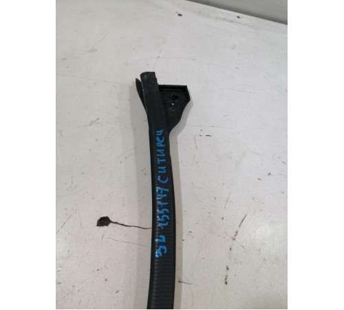 Уплотнитель задний левый