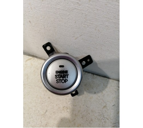 Кнопка запуска двигателя