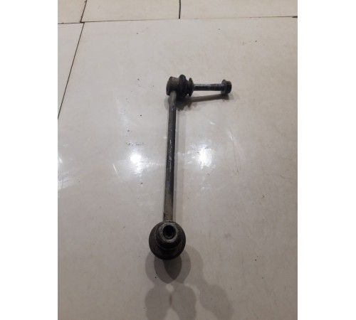 Стойка стабилизатора (передняя, правая)