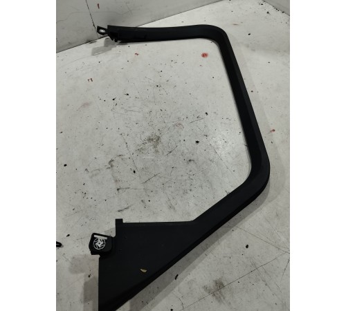 Накладка рамки стекла двери задняя правая внутренняя