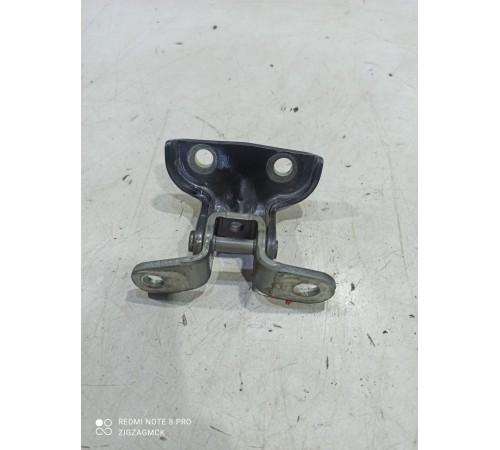 Петля двери(задняя правая верхняя)