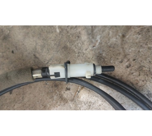 Трос лючка бензобака