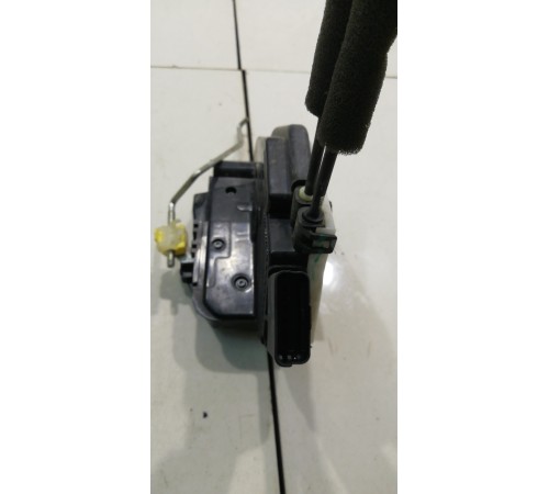 Замок двери (задний, правый)