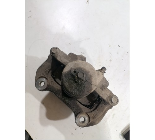 Суппорт передний правый