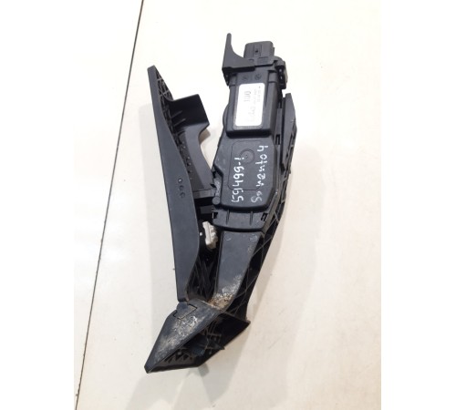 Педаль акселератора