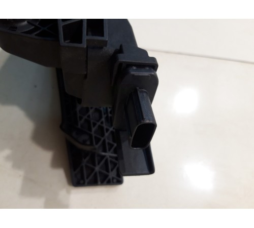 Педаль акселератора