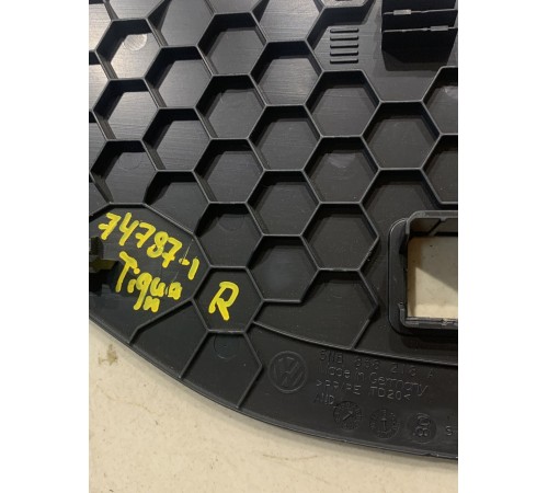 Накладка торпедо(правая)