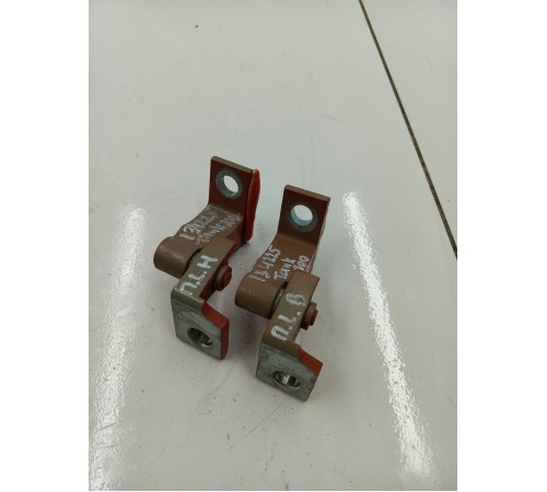 Комплект петель багажника передней левой двери 2шт.