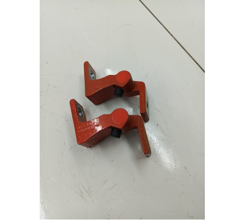 Комплект петель багажника передней левой двери 2шт.