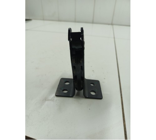 Кронштейн крепление заднего сиденья