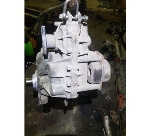 Раздаточная коробка (раздатка)