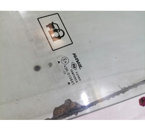 Стекло двери переднее левое