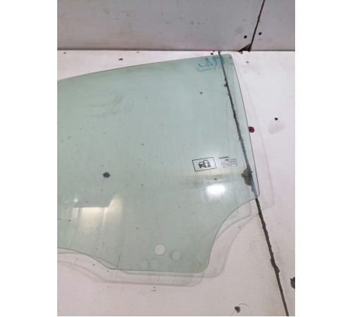 Стекло двери переднее левое