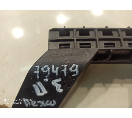 Направляющая стекла двери (задняя правая)