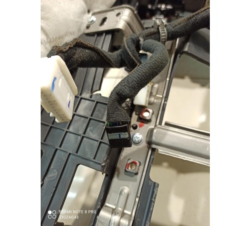 Центральная консоль с подлокотником