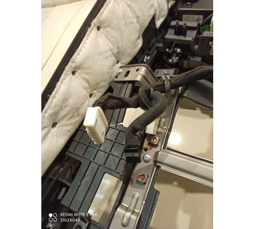 Центральная консоль с подлокотником