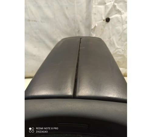 Центральная консоль с подлокотником