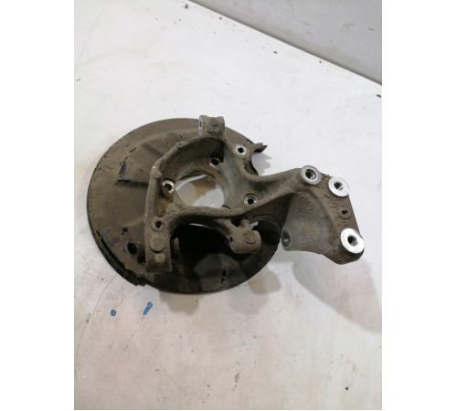 Кулак поворотный задний левый