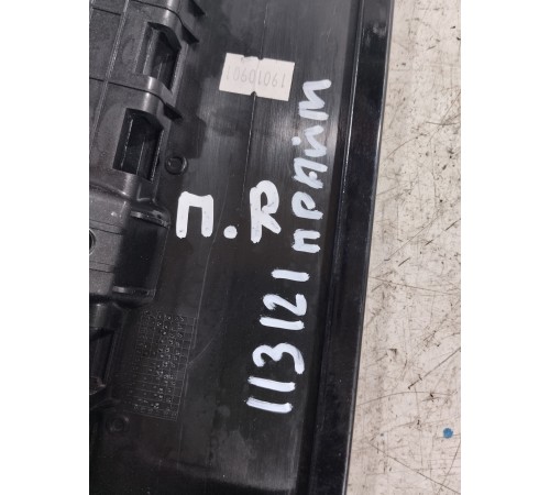 Накладка двери передняя правая