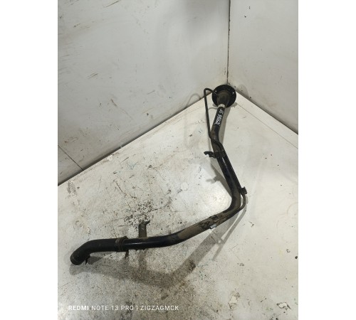 Горловина топливного бака