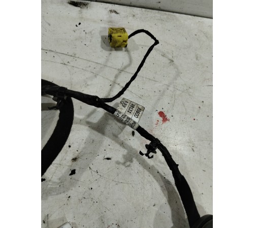 Электропроводка двери (передняя левая)