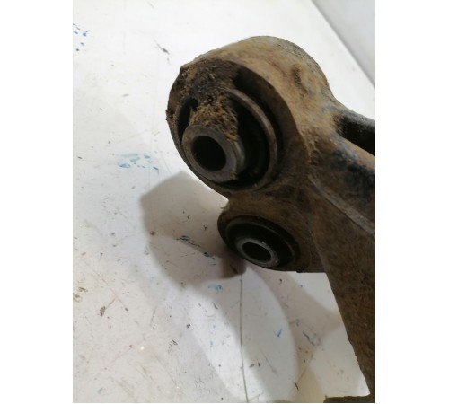 Кулак поворотный задний левый