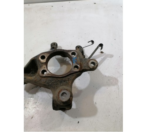 Кулак поворотный задний левый