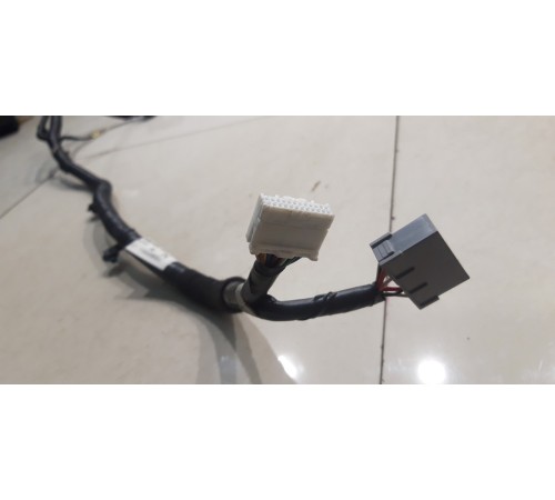 электропроводка багажника (верхняя)