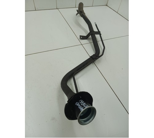 Горловина топливного бака