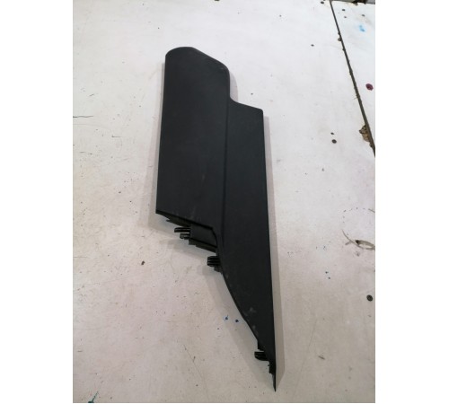 Накладка багажника левая