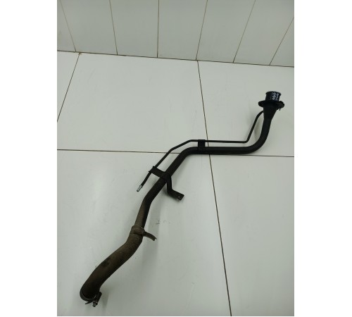 Горловина топливного бака