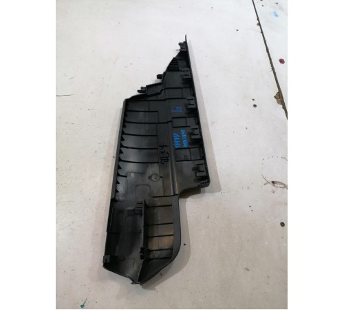 Накладка багажника левая