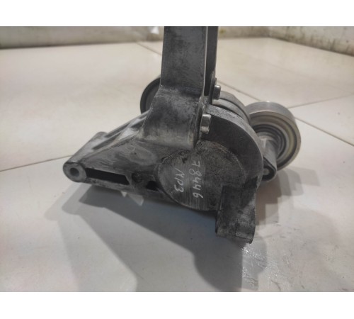 Ролик-натяжитель с кронштейном