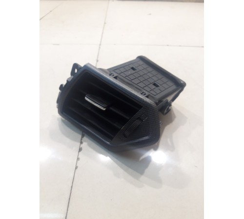 Воздушный дефлектор (правый)