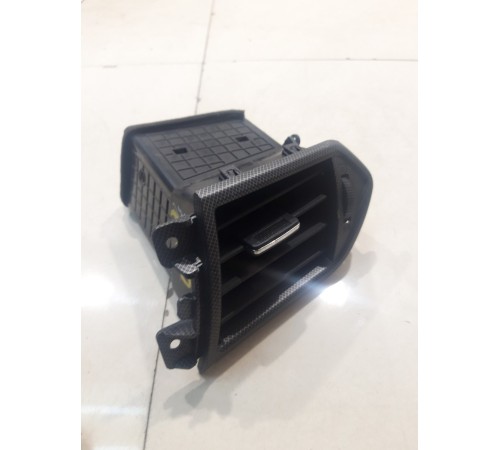 Воздушный дефлектор (правый)