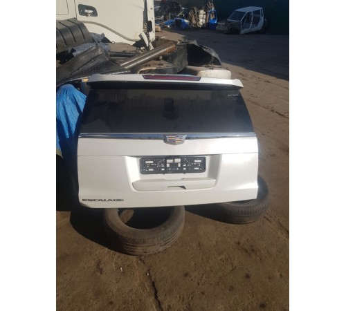 Крышка багажника в сборе