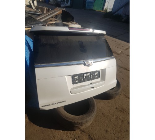 Крышка багажника в сборе