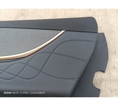 Обшивка двери задняя правая