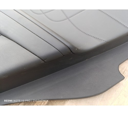 Обшивка двери задняя правая