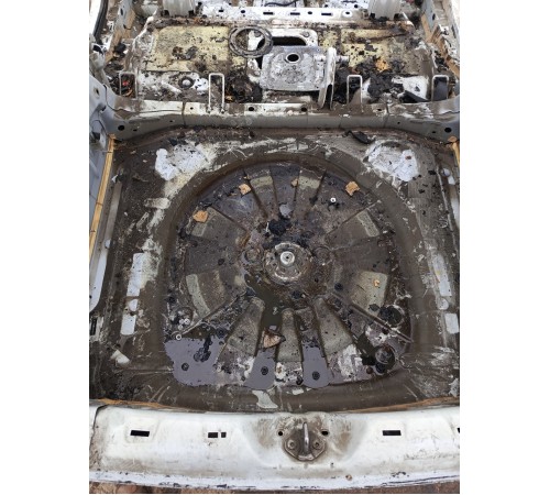 Ниша багажника (запасного колеса)