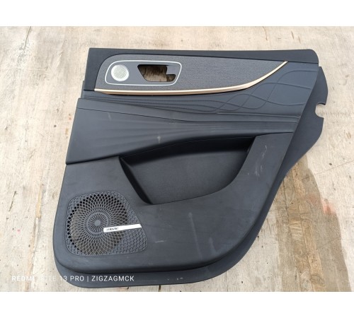 Обшивка двери задняя правая