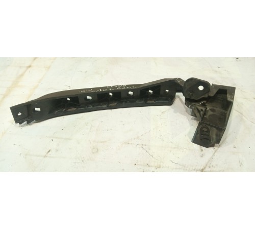 Кронштейн правой фары