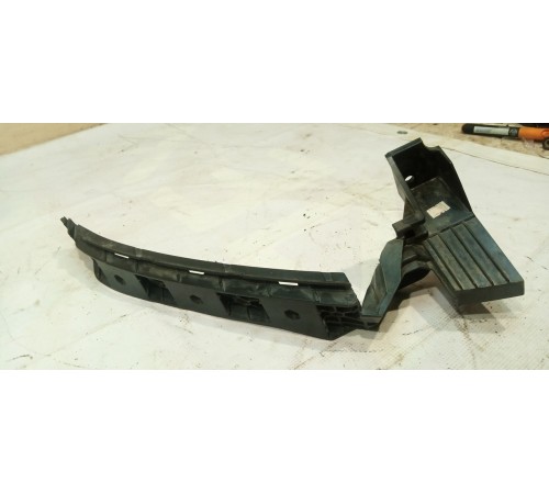 Кронштейн правой фары